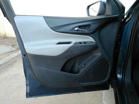 Used 2019 Chevrolet Equinox LT FWD image 11