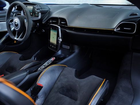 Used 2023 McLaren Artura image 22