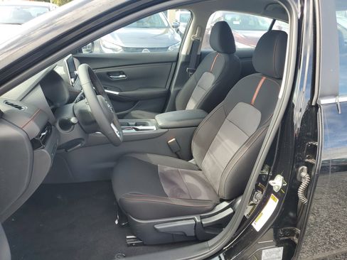 New 2025 Nissan Sentra SR w/ Midnight Edition image 10