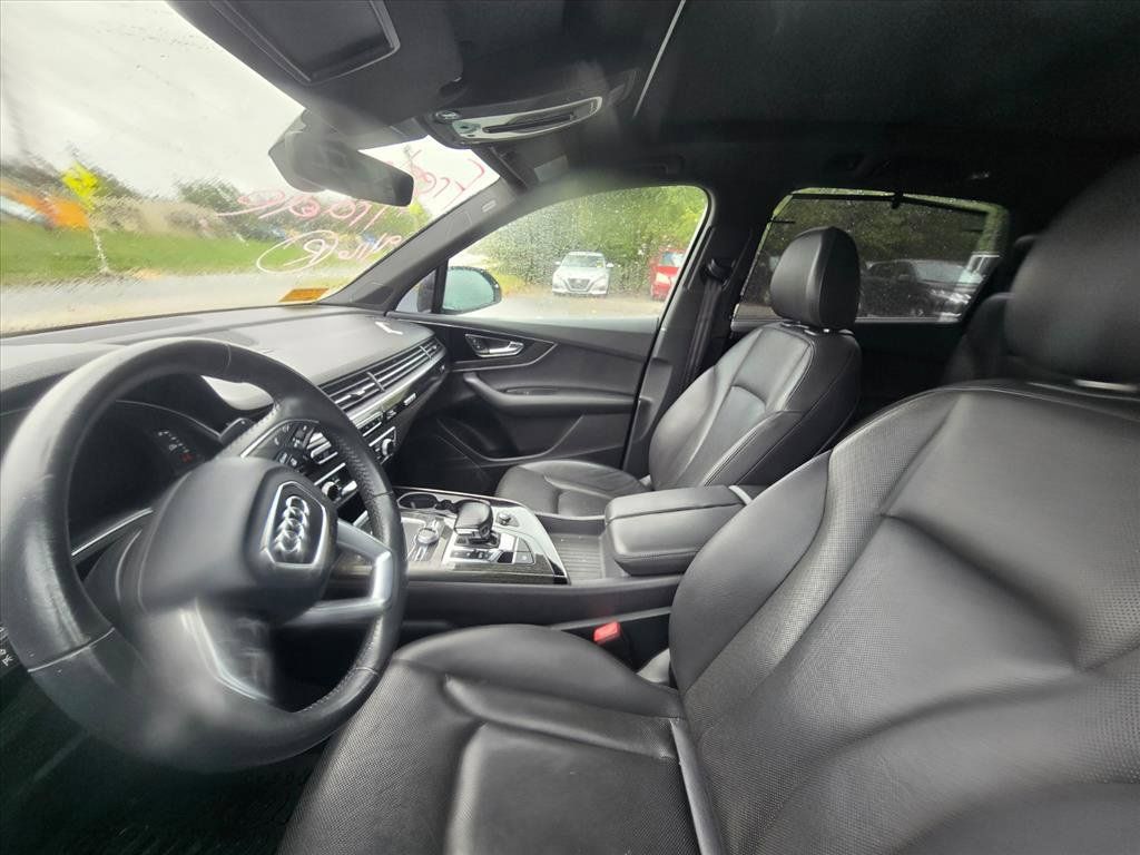 Used 2017 Audi Q7 3.0T Prestige w/ Prestige Package AWD/4WD image 4