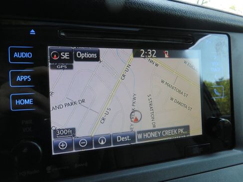 Used 2017 Toyota Sienna image 22