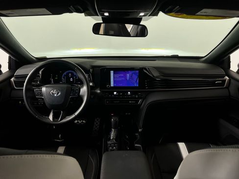 Certified 2025 Toyota Camry SE FWD image 23
