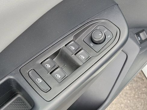 Used 2023 Volkswagen Taos SE w/ Panoramic Sunroof Package AWD/4WD image 19