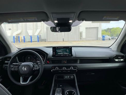 Used 2025 Honda Pilot EX-L image 5