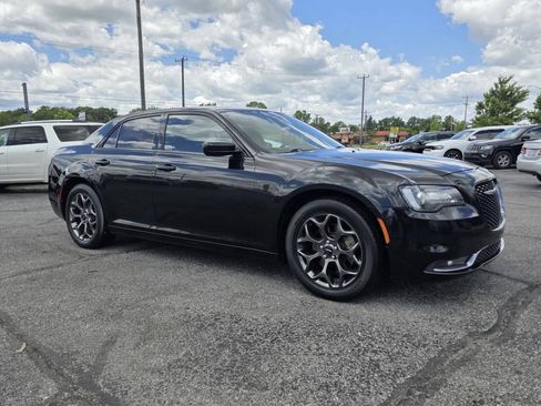 Used 2016 Chrysler 300 S AWD/4WD image 10