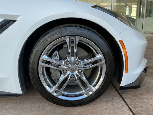 Used 2017 Chevrolet Corvette Stingray Convertible w/ 2LT Preferred Equipment Group image 28