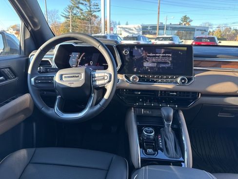 New 2026 GMC Canyon Denali w/ LPO, Denali Black Edition image 12