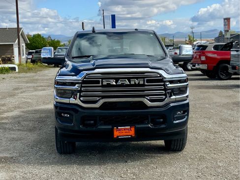 Used 2025 RAM 3500 Laramie AWD/4WD image 8