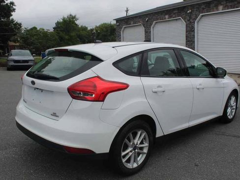 Used 2015 Ford Focus SE FWD image 5