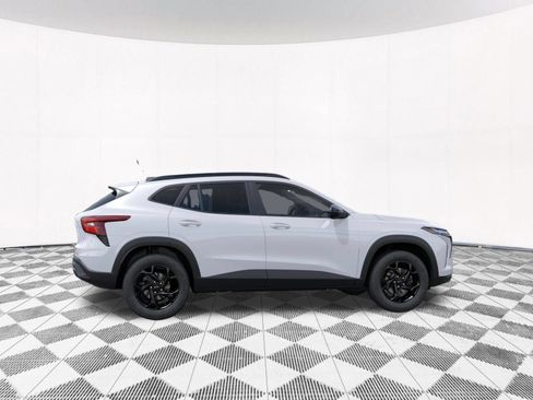 New 2026 Chevrolet Trax LT w/ Midnight Edition FWD image 12