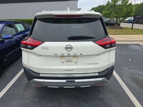 Used 2023 Nissan Rogue Platinum w/ Platinum Premium Package FWD image 5