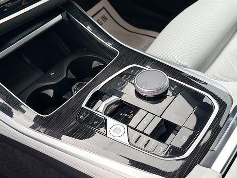 Used 2025 BMW X5 xDrive40i w/ M Sport Package image 29