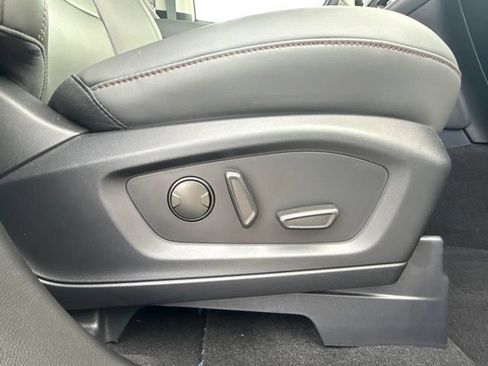 Used 2025 Ford Explorer Active w/ Active Comfort Package RWD image 23