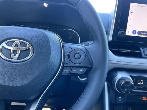 Used 2025 Toyota RAV4 XLE Premium image 25