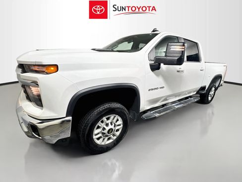Used 2025 Chevrolet Silverado 2500 LT w/ Convenience Package AWD/4WD image 9