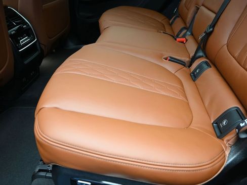 New 2026 BMW ALPINA XB7 AWD/4WD image 16