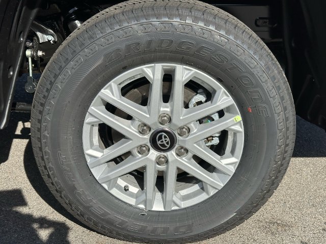 New 2026 Toyota Tundra SR5 w/ SR5 Convenience Package AWD/4WD image 29