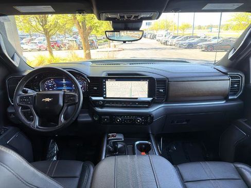 Used 2025 Chevrolet Silverado 1500 High Country w/ Technology Package AWD/4WD image 37