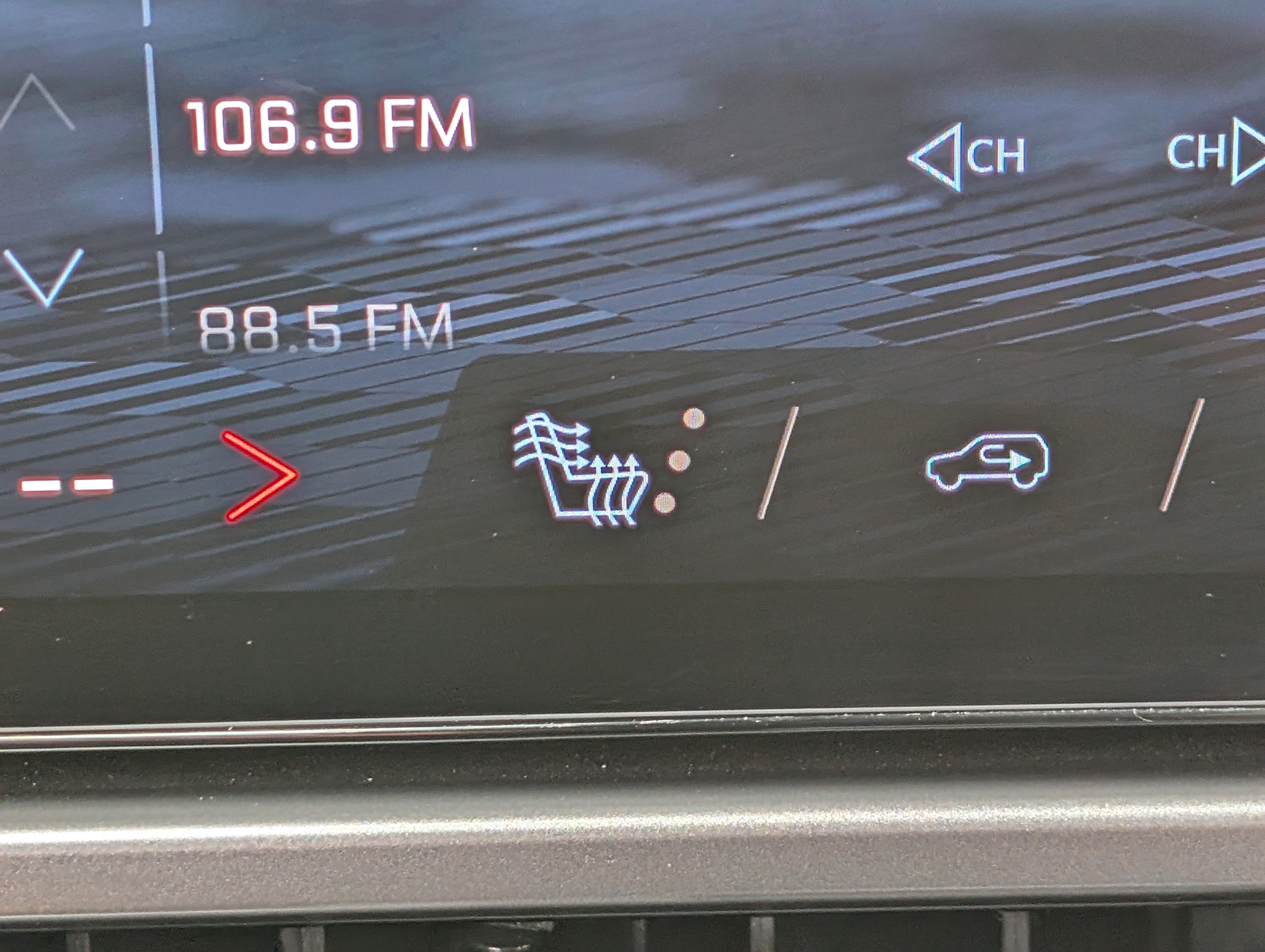 Used 2025 Chevrolet Equinox EV RS FWD image 32