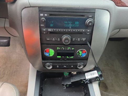Used 2007 GMC Yukon SLT w/ SLT Preferred Equipment Group RWD image 9