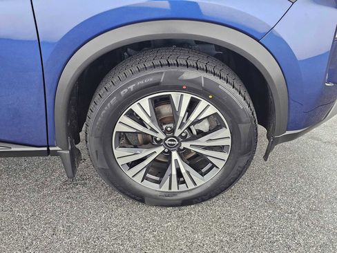 Used 2023 Nissan Rogue SV FWD image 9