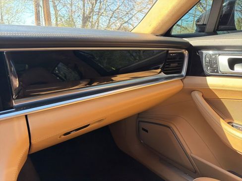 Used 2018 Porsche Panamera Turbo image 30