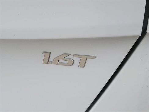 New 2026 Hyundai Kona SEL Premium image 5