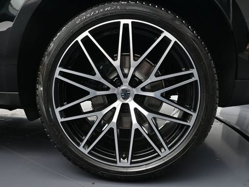 Used 2026 Porsche Macan AWD/4WD image 26