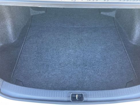 Used 2025 Toyota Corolla LE image 31