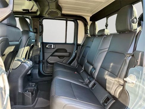 New 2025 Jeep Gladiator Sport image 23