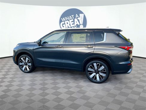 New 2025 Mitsubishi Outlander SEL image 5