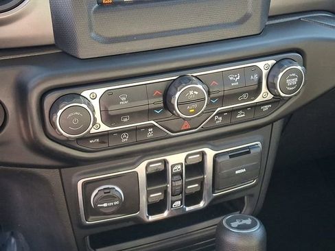 Used 2021 Jeep Wrangler Unlimited Sport image 19