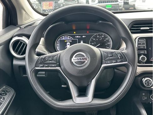 Used 2021 Nissan Versa SV image 16