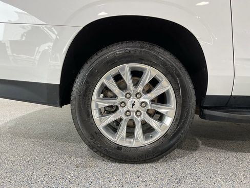 Used 2023 Chevrolet Suburban Premier image 39