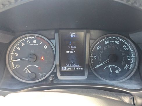 Used 2019 Toyota Tacoma TRD Off-Road w/ Technology Package AWD/4WD image 28