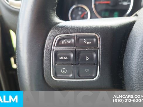 Used 2016 Jeep Wrangler Unlimited Sahara AWD/4WD image 11