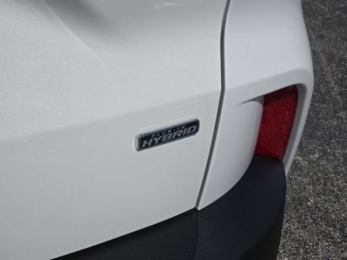 New 2025 Ford Escape SE image 7