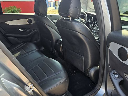 Used 2019 Mercedes-Benz GLC 300 w/ Premium Package image 27