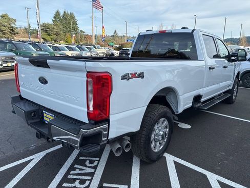 Used 2023 Ford F350 XLT image 7