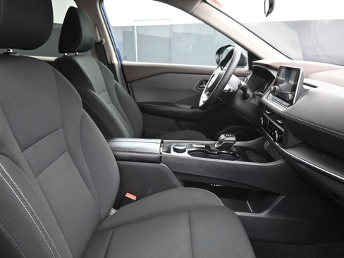 Used 2023 Nissan Rogue S image 15