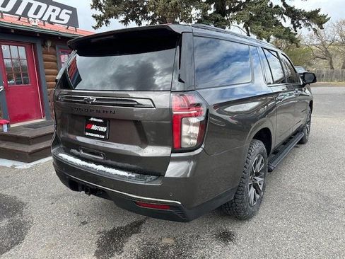 Used 2021 Chevrolet Suburban Z71 w/ Z71 Signature Package AWD/4WD image 23