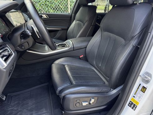 Used 2022 BMW X5 xDrive40i w/ M Sport Package image 9