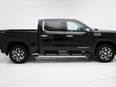 Used 2023 GMC Sierra 1500 SLT w/ X31 Off-Road Package image 3
