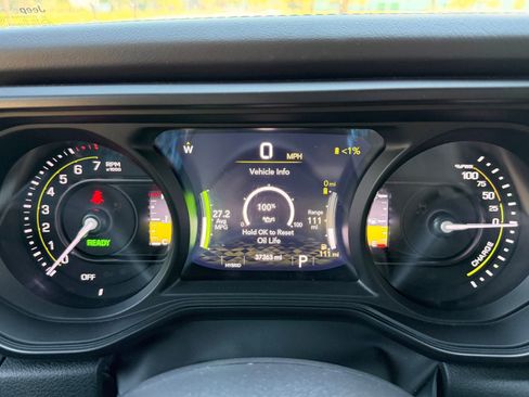 Used 2024 Jeep Wrangler High Altitude AWD/4WD image 25