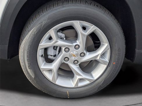 New 2026 Chevrolet Trax LS w/ LS Convenience Package FWD image 36