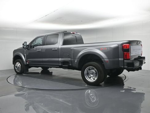 Certified 2023 Ford F450 Platinum w/ FX4 Off-Road Package AWD/4WD image 7