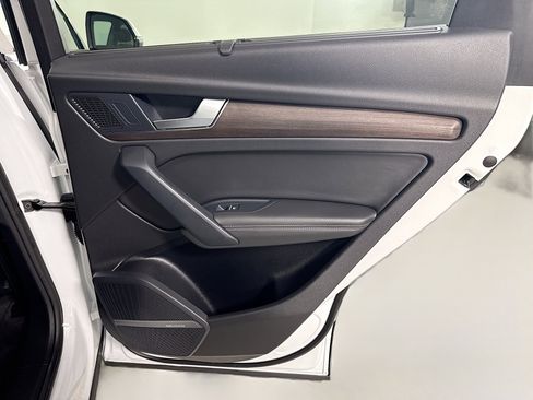 Used 2021 Audi Q5 e Premium Plus w/ Premium Plus Package AWD/4WD image 28