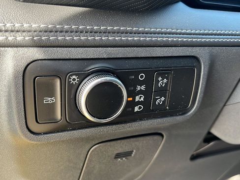 Used 2024 Ford Mustang GT Premium image 17