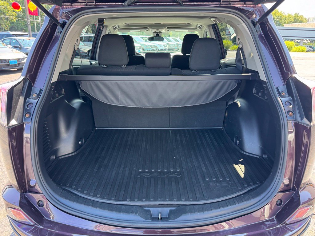 Used 2018 Toyota RAV4 XLE w/ Plus Extra Value Package AWD/4WD image 19