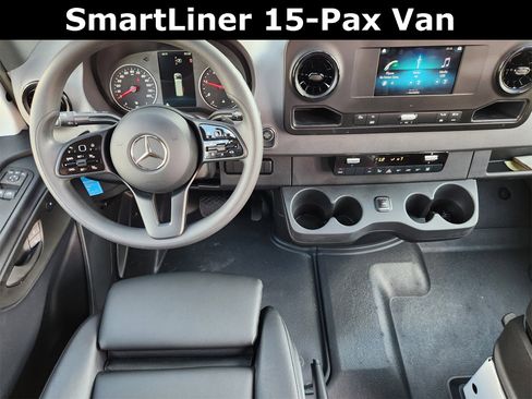 Used 2024 Mercedes-Benz Sprinter 3500 image 27